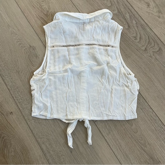 Crop Top Blouse - Picture 2 of 3